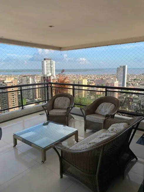 Foto 1 de Apartamento com 4 Quartos à venda, 385m² em Batista Campos, Belém