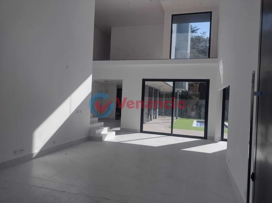 Foto 1 de Casa de Condomínio com 5 Quartos à venda, 360m² em Recanto Santa Barbara, Jambeiro