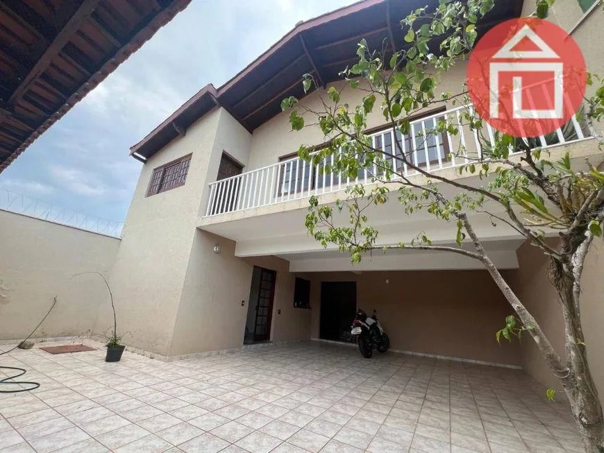 Foto 1 de Casa com 3 Quartos à venda, 239m² em Jardim das Laranjeiras, Bragança Paulista