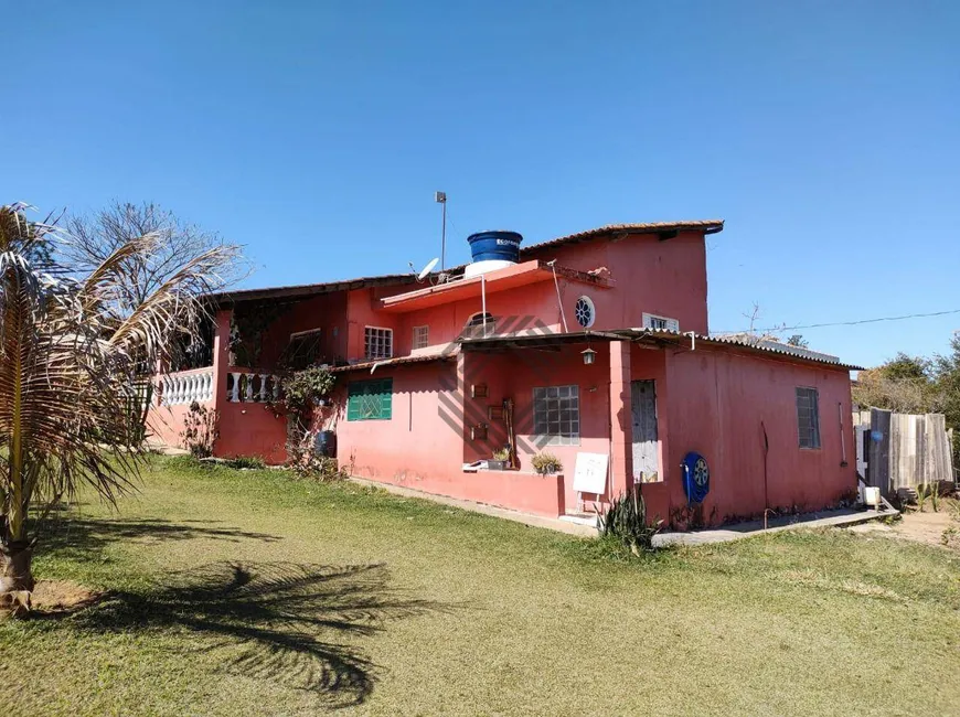 Foto 1 de Fazenda/Sítio com 1 Quarto à venda, 253m² em Zona Rural, Salto de Pirapora