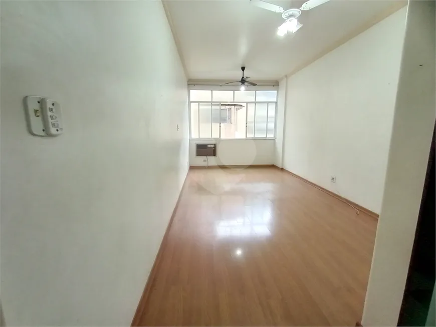 Foto 1 de Apartamento com 1 Quarto à venda, 45m² em Centro, Rio de Janeiro