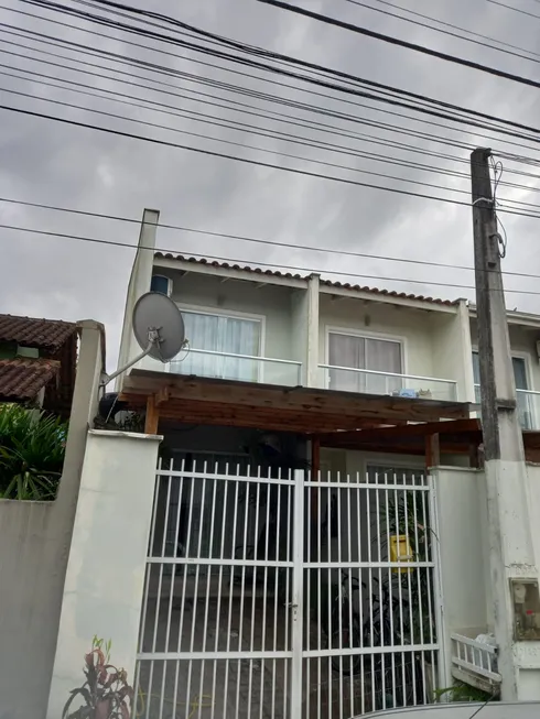 Foto 1 de Casa com 2 Quartos à venda, 66m² em Vila Nova, Joinville