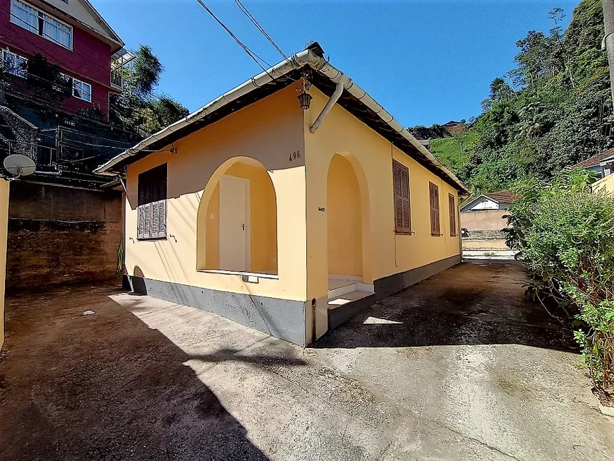 Foto 1 de Casa com 3 Quartos para venda ou aluguel, 71m² em Valparaiso, Petrópolis