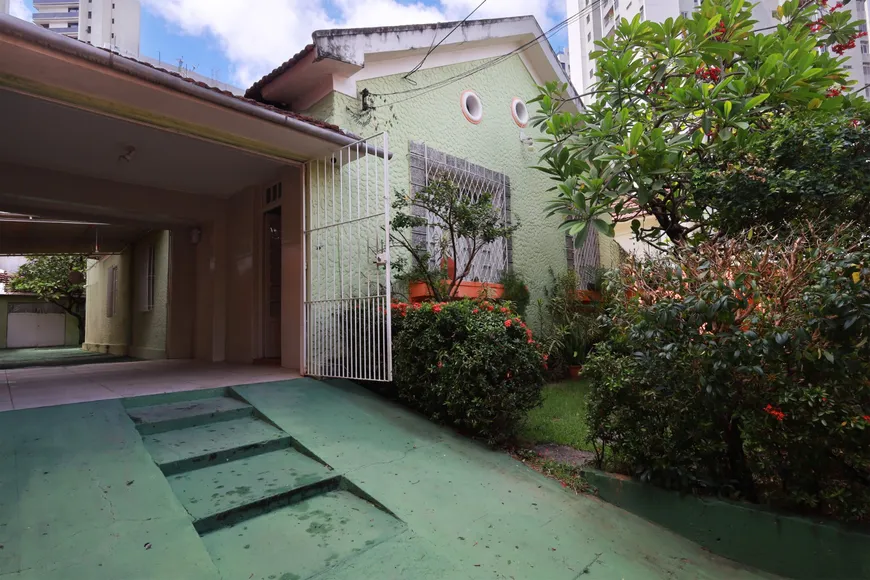 Foto 1 de Casa com 4 Quartos para venda ou aluguel, 329m² em Tamarineira, Recife
