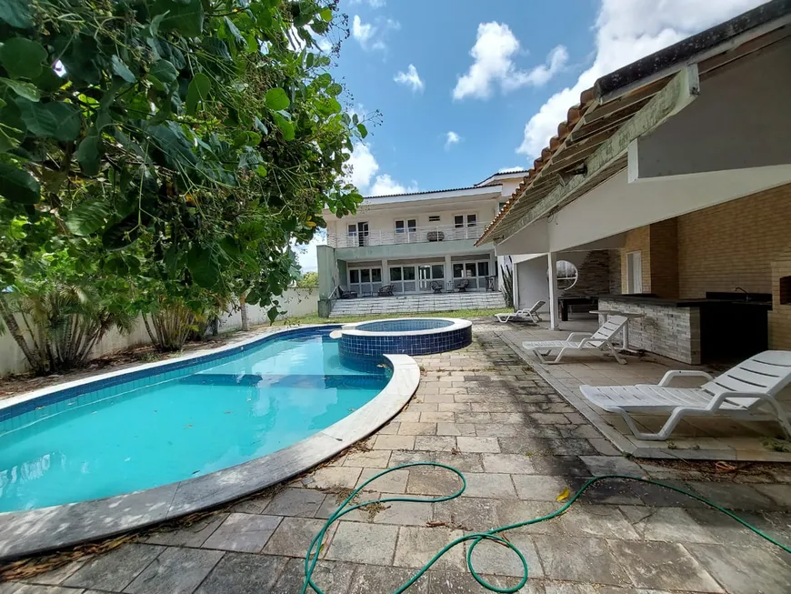 Foto 1 de Casa com 5 Quartos à venda, 540m² em Candelária, Natal