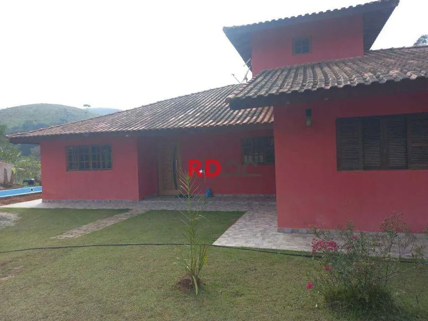 Foto 1 de Fazenda/Sítio com 3 Quartos à venda, 225m² em Itapeti, Guararema