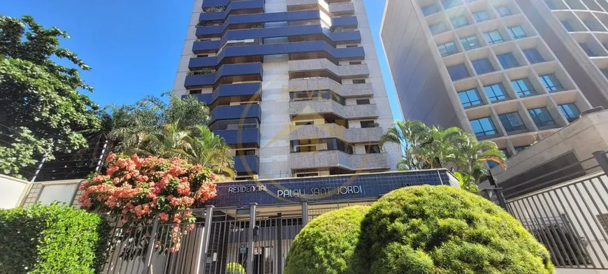 Foto 1 de Apartamento com 4 Quartos à venda, 156m² em Cambuí, Campinas