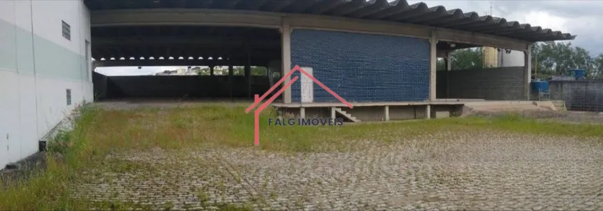 Foto 1 de Galpão/Depósito/Armazém para alugar, 869m² em Vila Caldas, Carapicuíba