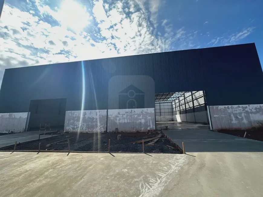 Foto 1 de Galpão/Depósito/Armazém para alugar, 750m² em Distrito Industrial, Uberlândia