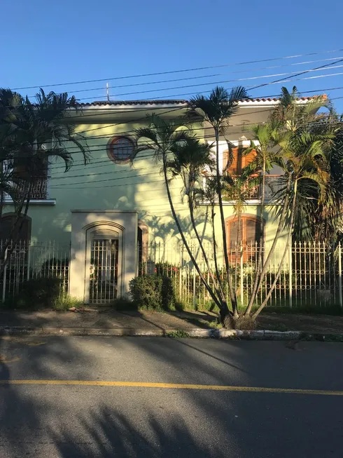 Foto 1 de Casa com 3 Quartos à venda, 380m² em Jardim Amália, Volta Redonda