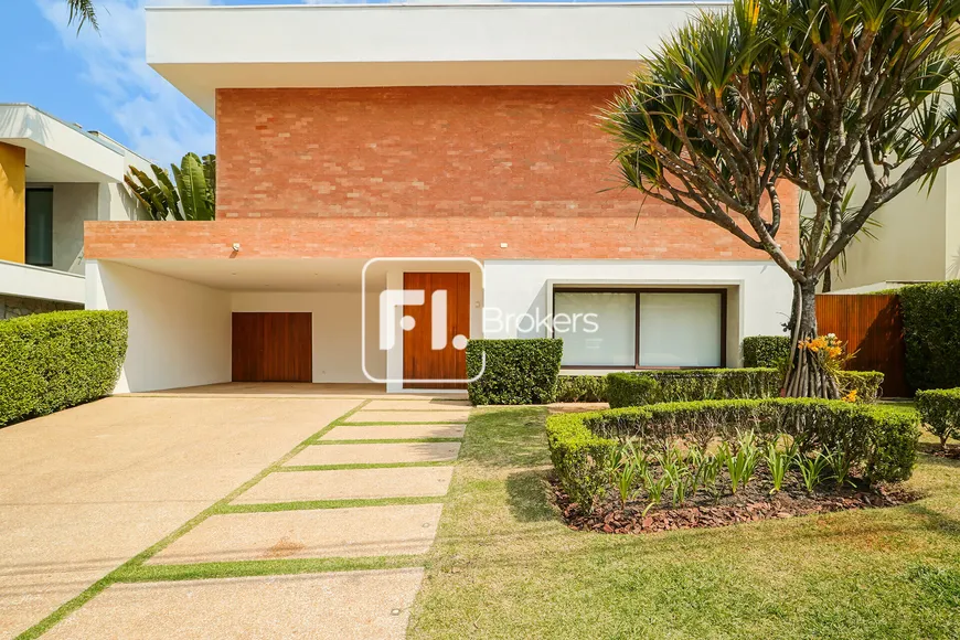 Foto 1 de Casa de Condomínio com 4 Quartos para alugar, 600m² em Alphaville, Santana de Parnaíba