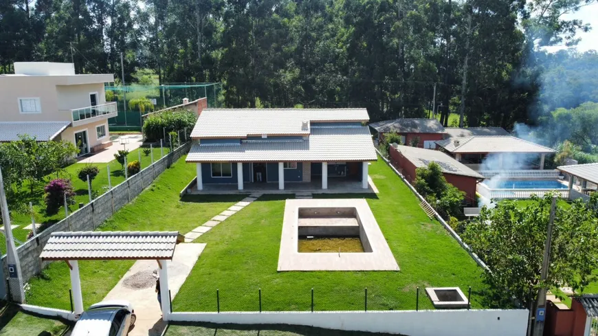 Foto 1 de Fazenda/Sítio com 3 Quartos à venda, 200m² em Varejão, Mairinque