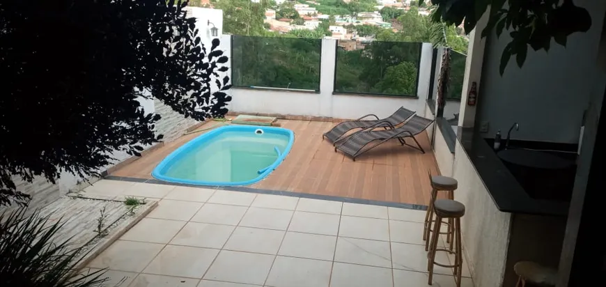 Foto 1 de Casa com 4 Quartos à venda, 400m² em Setor Habitacional Arniqueira, Brasília