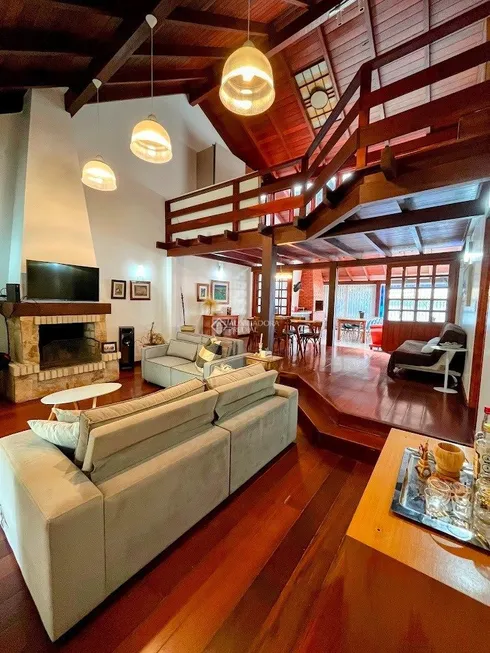 Foto 1 de Casa com 4 Quartos à venda, 354m² em Santa Mônica, Florianópolis