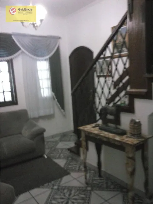 Foto 1 de Sobrado com 2 Quartos à venda, 207m² em Vila Sacadura Cabral, Santo André