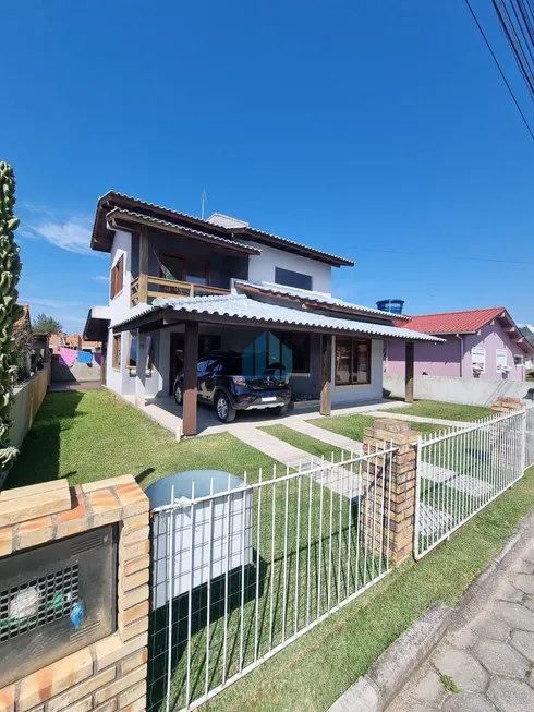 Foto 1 de Casa com 3 Quartos à venda, 125m² em Areias de Palhocinha, Garopaba