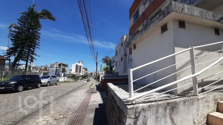 Foto 1 de Apartamento com 3 Quartos à venda, 100m² em Coqueiros, Florianópolis