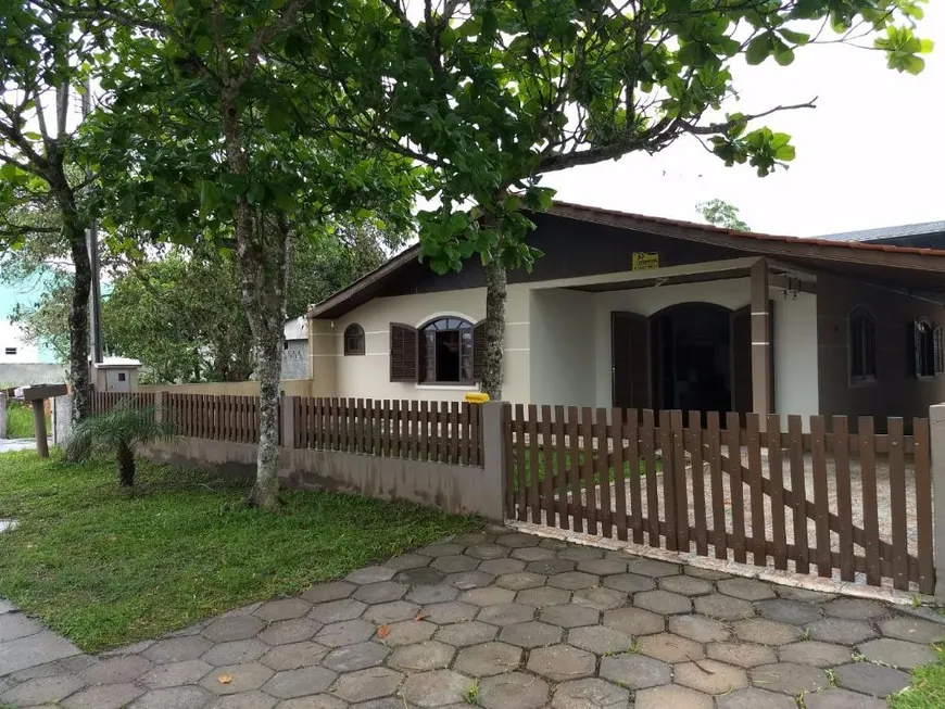 Foto 1 de Casa com 3 Quartos para alugar, 120m² em Balneario Shangrila, Pontal do Paraná