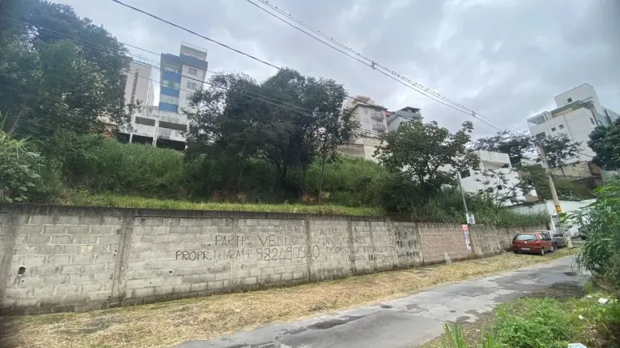 Foto 1 de Lote/Terreno à venda, 765m² em Ouro Preto, Belo Horizonte