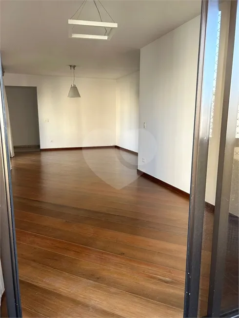 Foto 1 de Apartamento com 3 Quartos para alugar, 127m² em Bela Vista, São Paulo