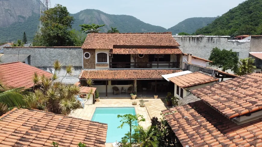 Foto 1 de Casa com 3 Quartos à venda, 268m² em Recanto De Itaipuacu, Maricá
