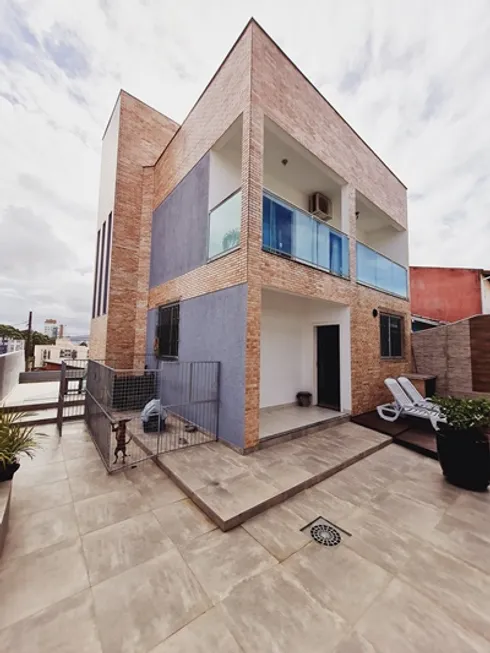 Foto 1 de Casa com 3 Quartos à venda, 280m² em Jardim Atlântico, Florianópolis