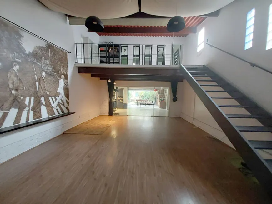 Foto 1 de Sobrado com 2 Quartos à venda, 200m² em Pinheiros, São Paulo