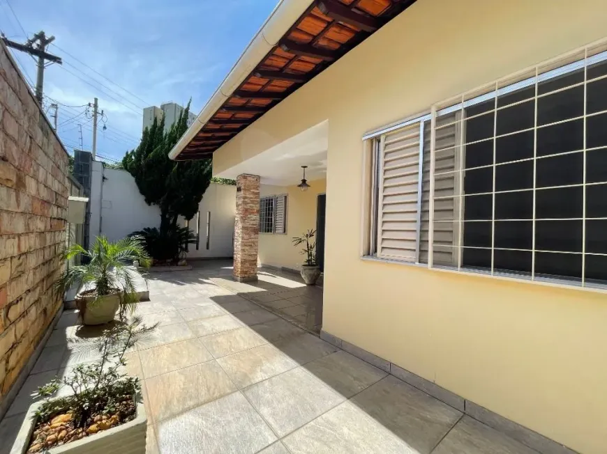 Foto 1 de Casa com 4 Quartos à venda, 240m² em Ermelinda, Belo Horizonte