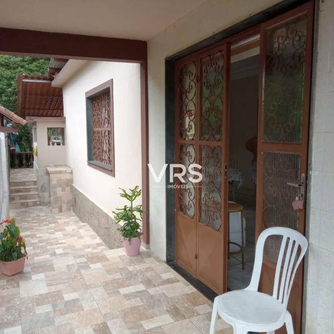 Foto 1 de Casa com 3 Quartos à venda, 204m² em Vale do Paraíso, Teresópolis
