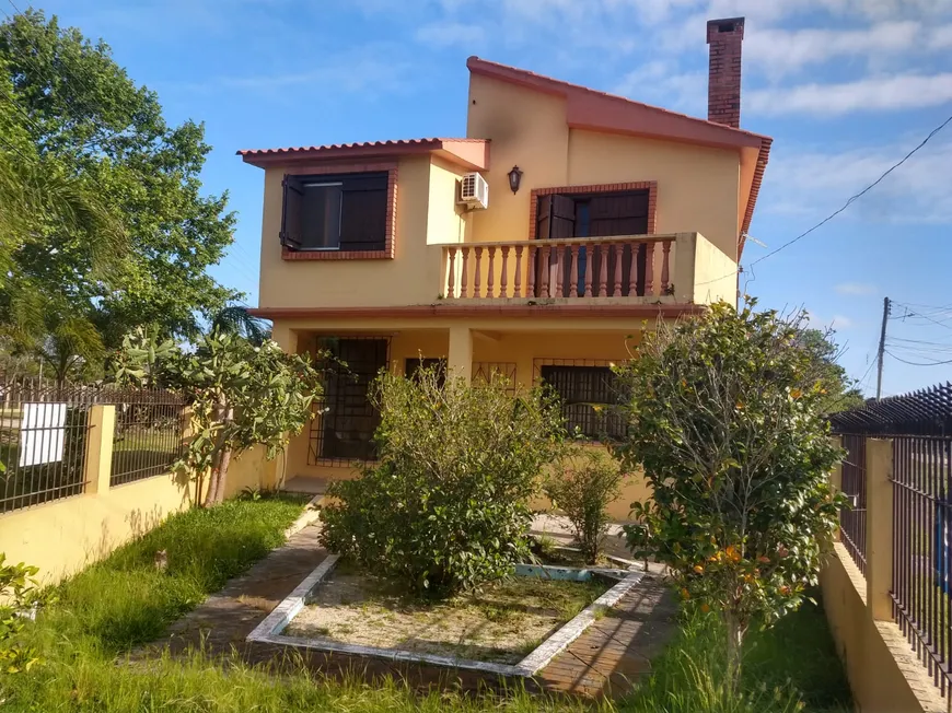 Foto 1 de Casa com 3 Quartos à venda, 230m² em Laranjal, Pelotas