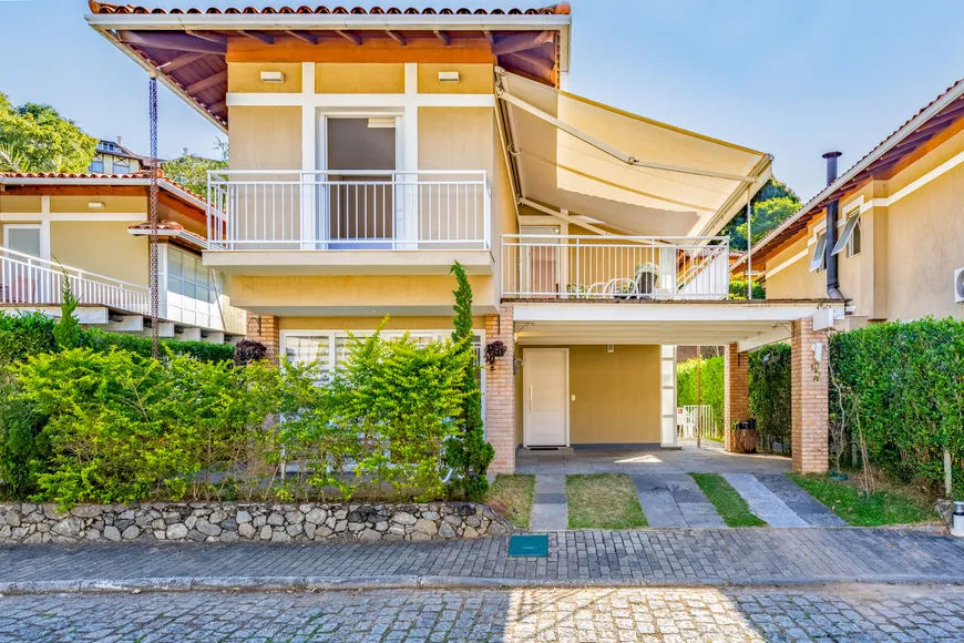 Foto 1 de Casa de Condomínio com 4 Quartos à venda, 119m² em Nogueira, Petrópolis