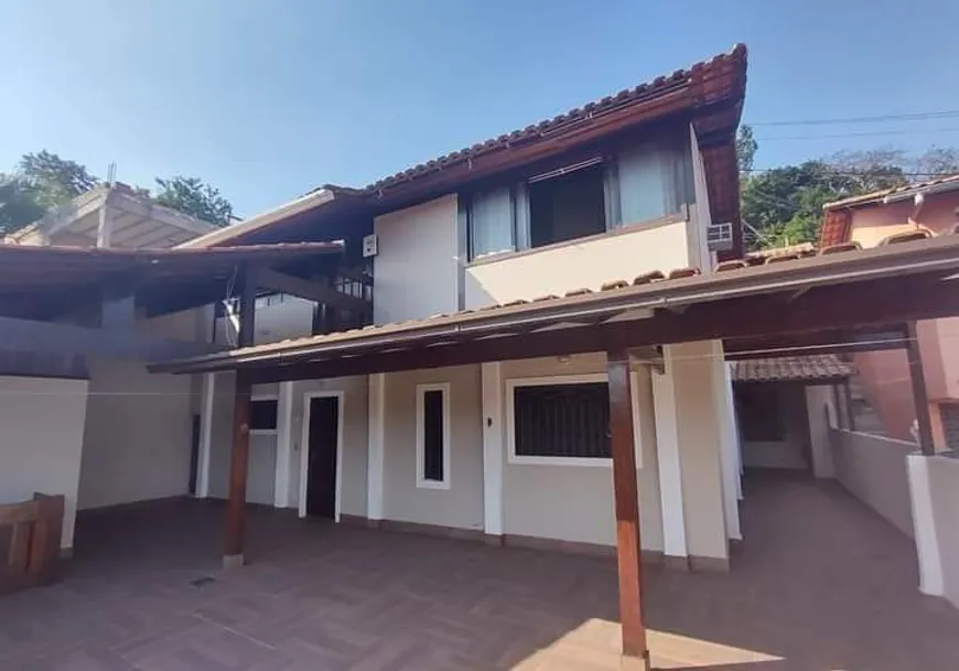 Foto 1 de Apartamento com 6 Quartos à venda, 260m² em Rio do Ouro, São Gonçalo