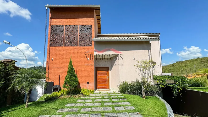 Foto 1 de Casa de Condomínio com 5 Quartos à venda, 490m² em Casa de Pedra, Volta Redonda