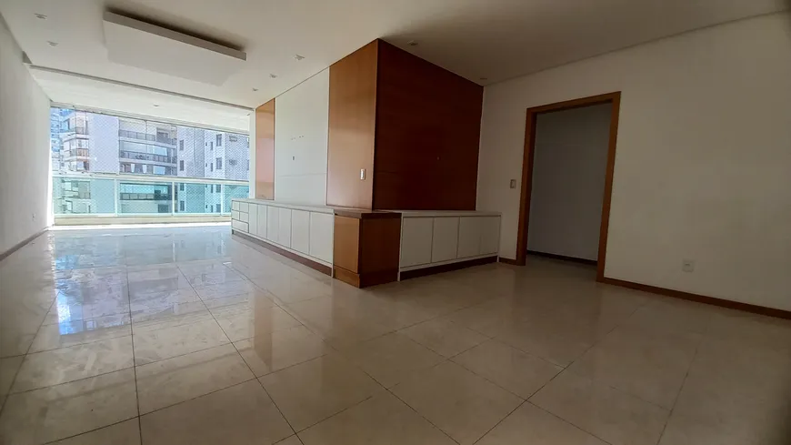 Foto 1 de Apartamento com 4 Quartos à venda, 160m² em Itapuã, Vila Velha