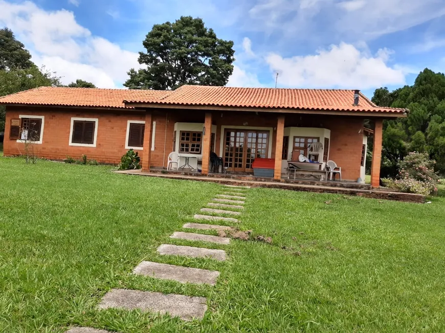 Foto 1 de Fazenda/Sítio com 3 Quartos à venda, 150m² em Zona Rural, Anhembi