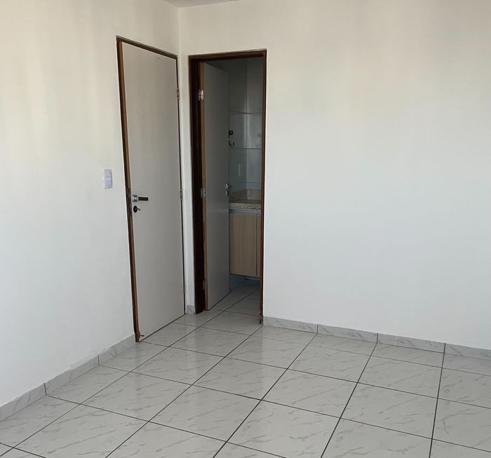Apartamento na Rua Vereador José Alberto Falcão Barroca, Miramar em