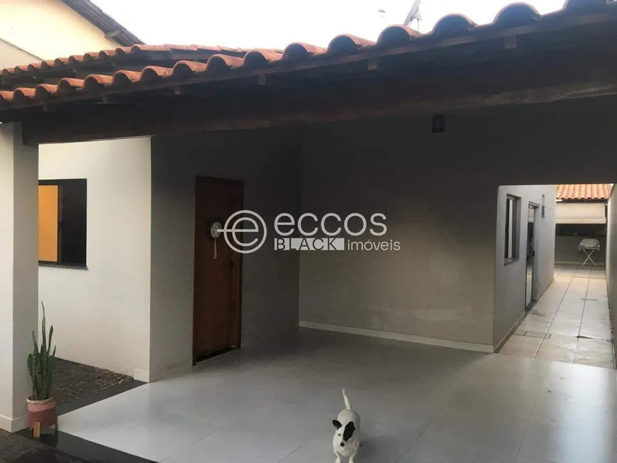 Foto 1 de Casa com 3 Quartos à venda, 120m² em Dona Zulmira, Uberlândia