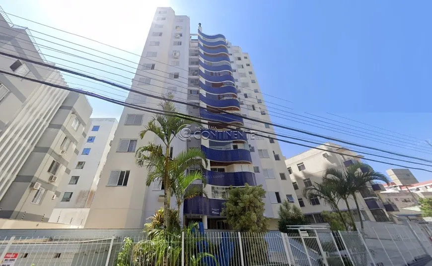 Foto 1 de Apartamento com 3 Quartos à venda, 115m² em Coqueiros, Florianópolis