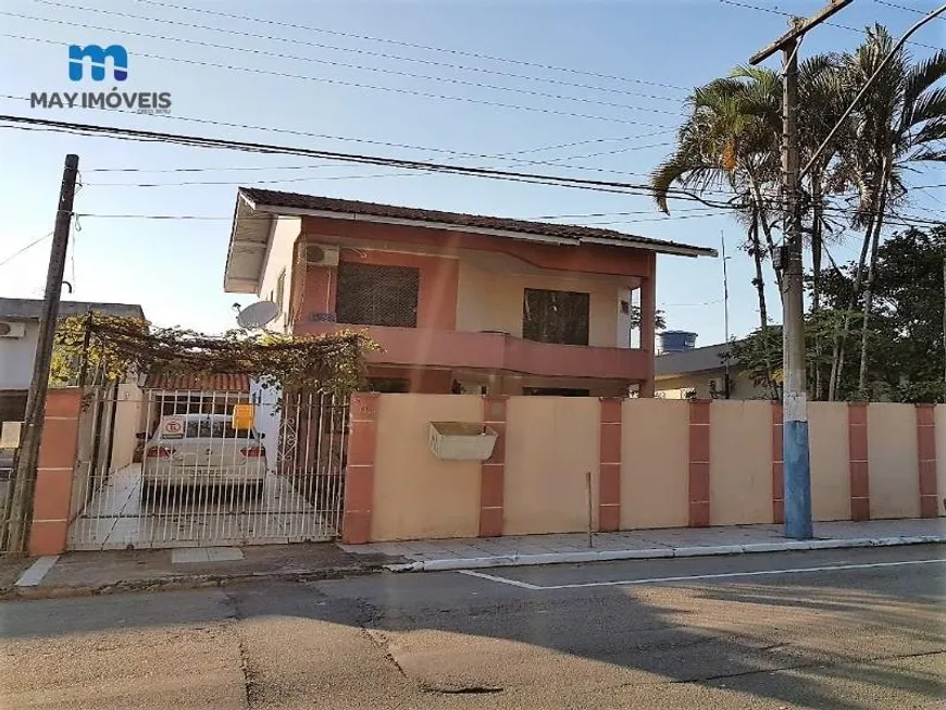 Foto 1 de Casa com 3 Quartos à venda, 250m² em Vila Real, Balneário Camboriú