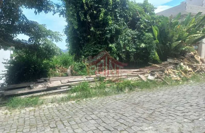 Foto 1 de Lote/Terreno à venda, 362m² em Pendotiba, Niterói