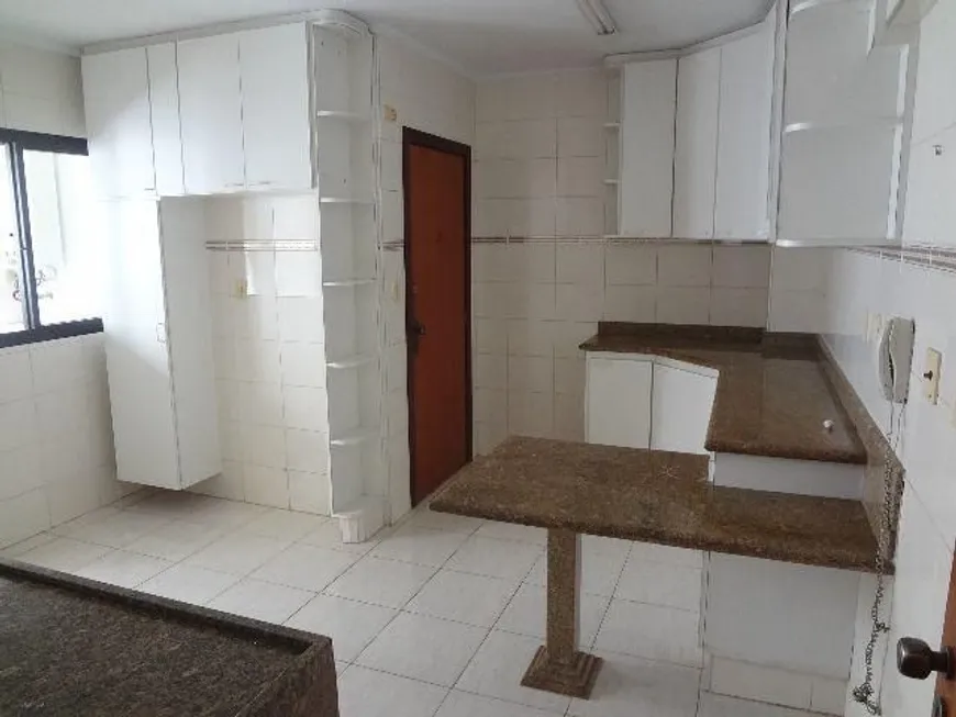 Foto 1 de Apartamento com 3 Quartos à venda, 132m² em Vila Itapura, Campinas