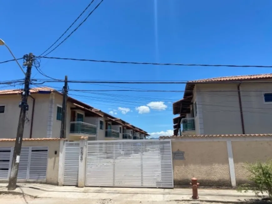Foto 1 de Casa de Condomínio com 2 Quartos à venda, 70m² em Mariléa Chácara, Rio das Ostras