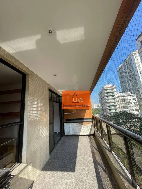 Foto 1 de Apartamento com 4 Quartos à venda, 135m² em Icaraí, Niterói