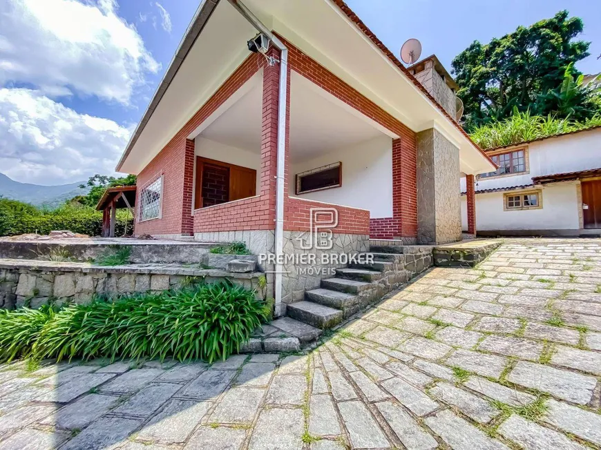 Foto 1 de Casa com 7 Quartos à venda, 260m² em Araras, Teresópolis