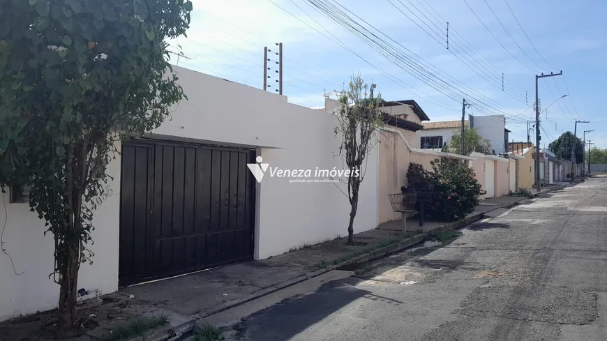 Foto 1 de Casa com 3 Quartos à venda, 300m² em Zoobotânico, Teresina