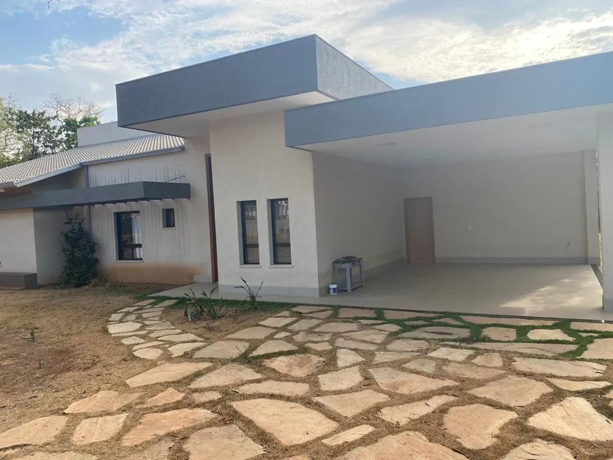 Foto 1 de Casa de Condomínio com 3 Quartos à venda, 325m² em Residencial Villa Verde , Senador Canedo