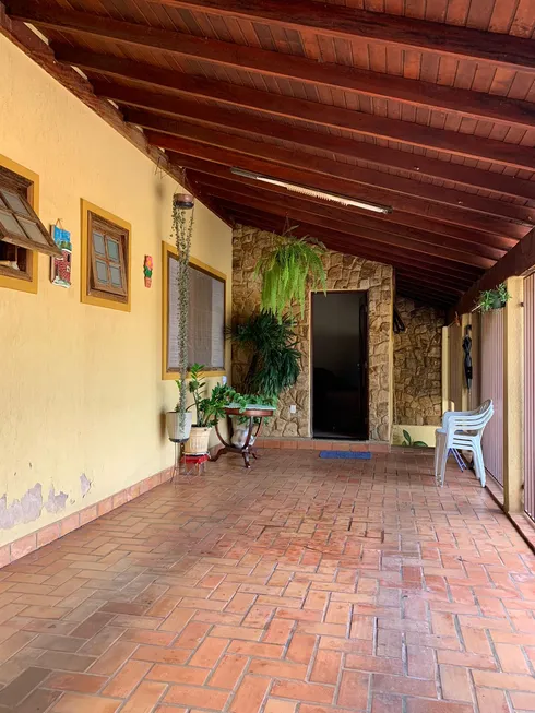 Foto 1 de Casa com 2 Quartos à venda, 264m² em Parque Viaduto, Bauru