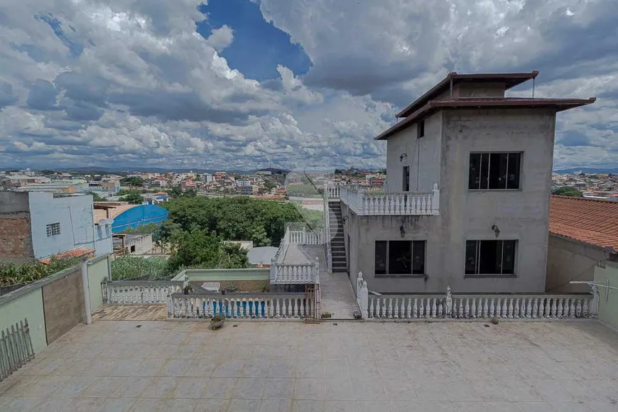 Foto 1 de Casa com 5 Quartos à venda, 500m² em Tropical, Contagem