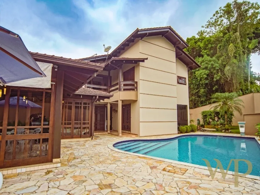 Foto 1 de Casa com 5 Quartos à venda, 407m² em América, Joinville