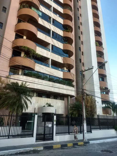 Foto 1 de Apartamento com 5 Quartos à venda, 190m² em Grageru, Aracaju